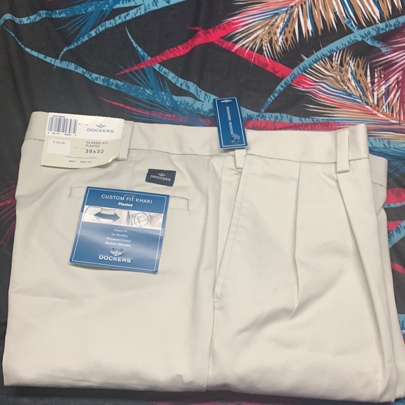 Dockers Other - Dockers Custom Fit Khaki Pleated Chino 36/32 NWT